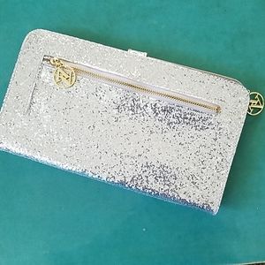 ADRIENNE VITTADINI CLUTCH/WALLET